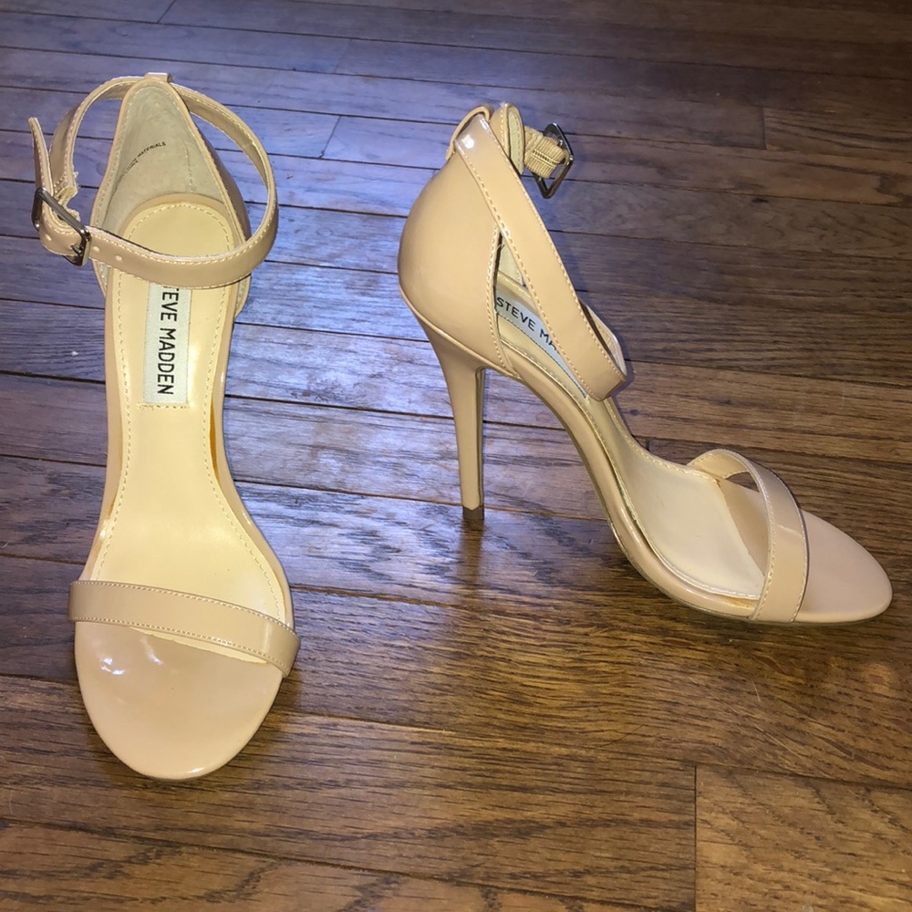 Brand New Steve Madden patent nude realove heel